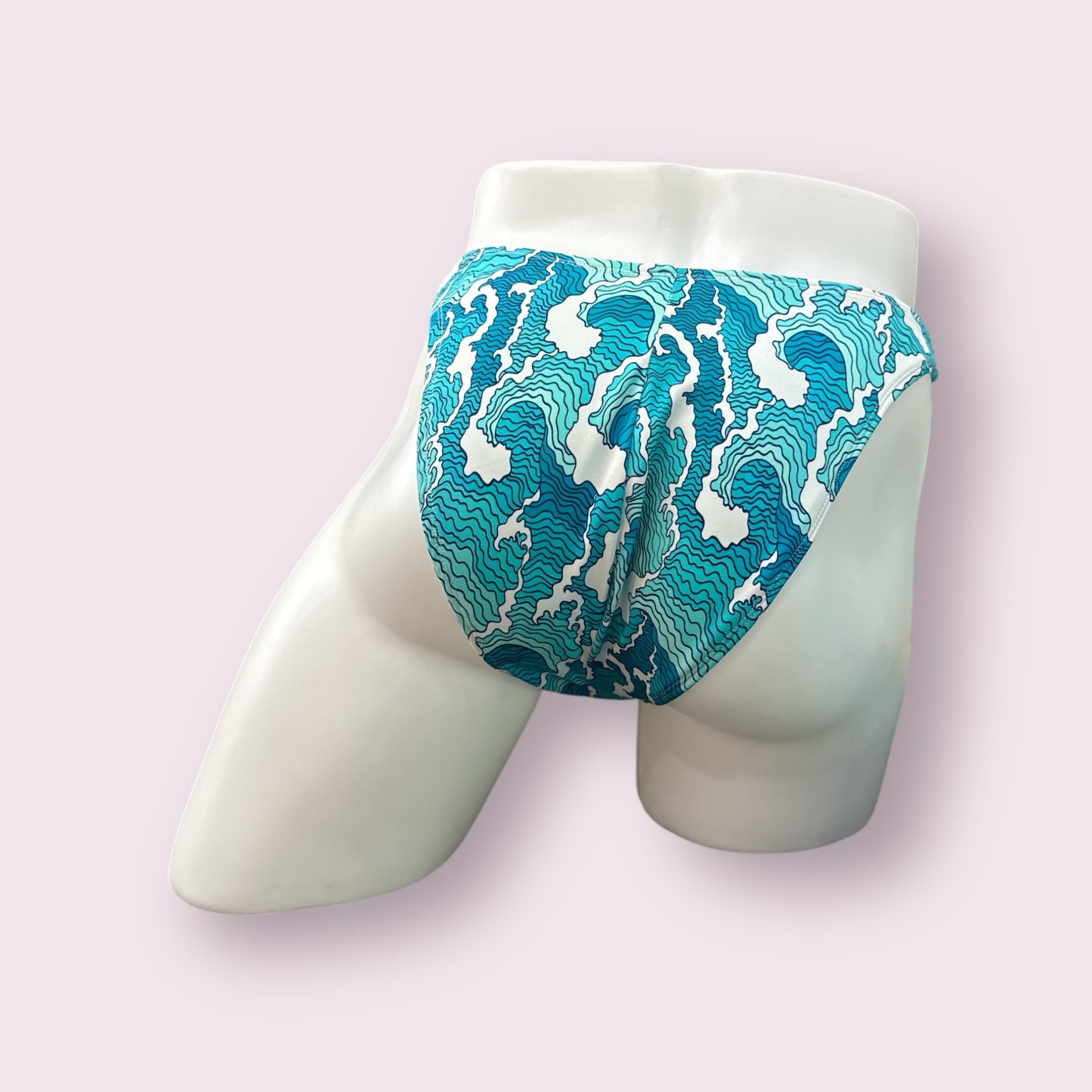 Crazy waves spandex posing trunks