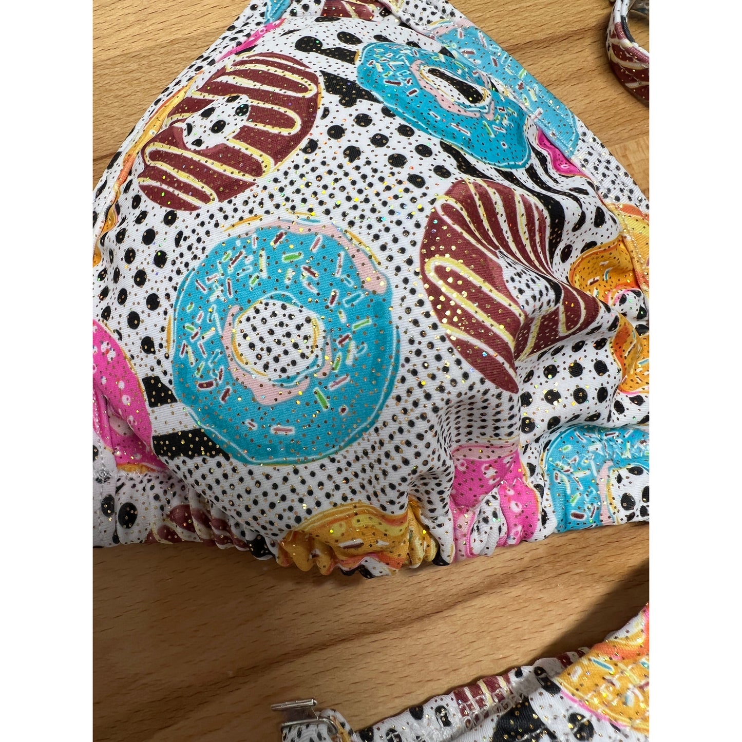 Donut sparkle figure posing bikini