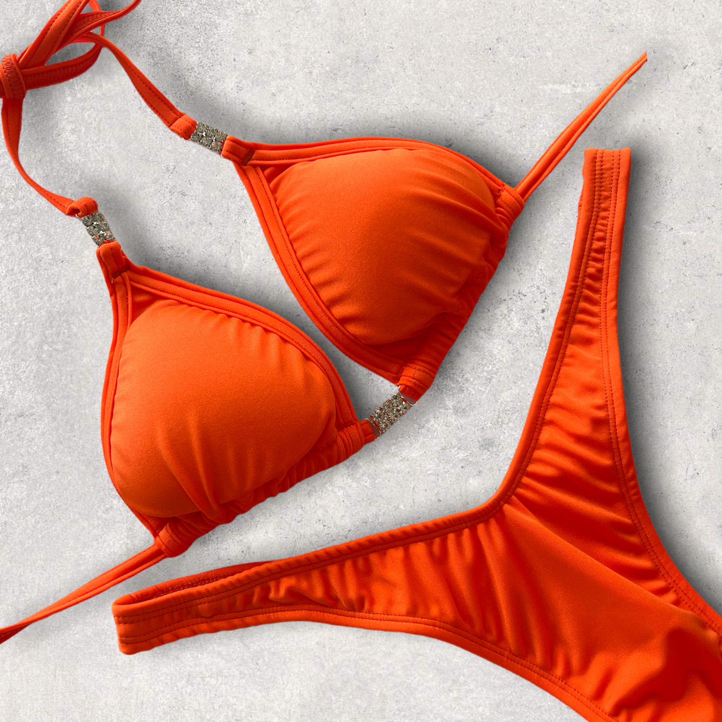 Wellness THONG BACK posing suit