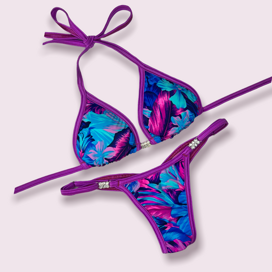 The flowers of Hawaii posing suit - adjustable sides